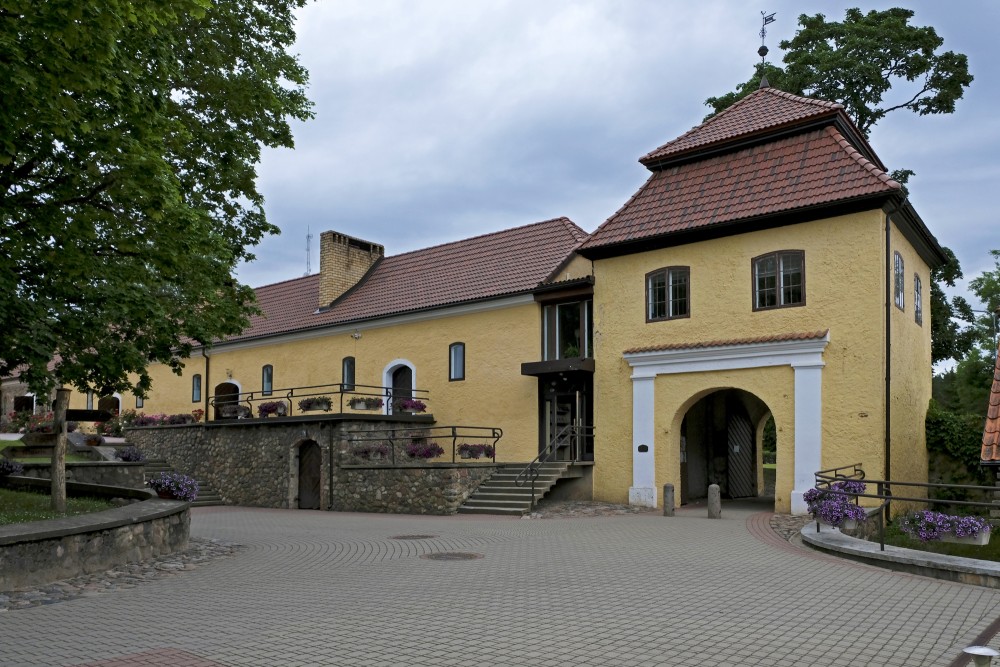 Šlokenbeka Castle