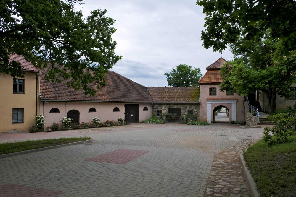 Šlokenbeka Manor Ensemble