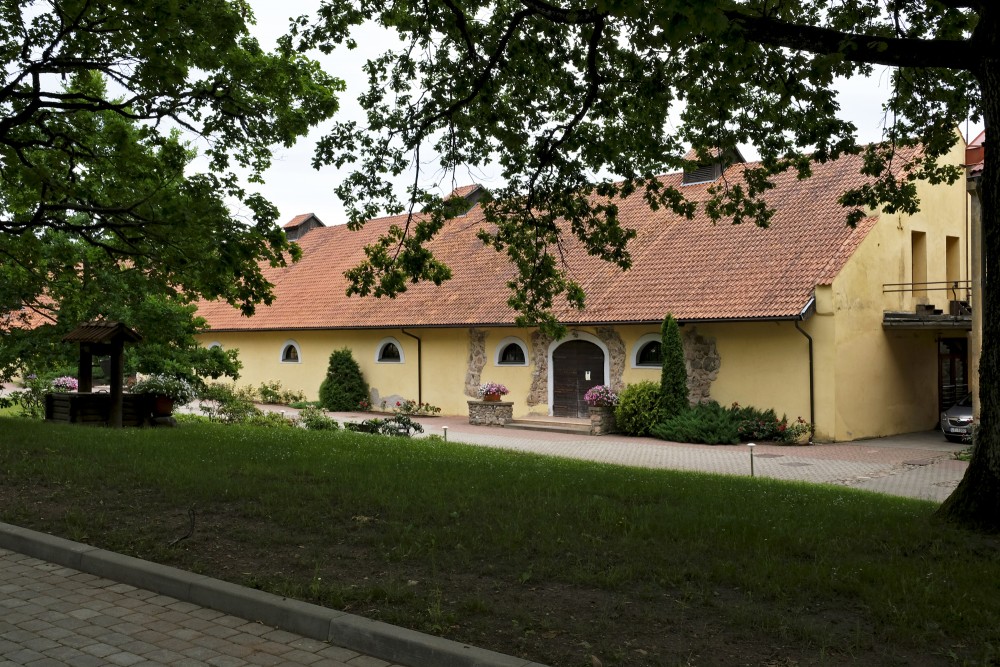 Šlokenbeka Manor Ensemble