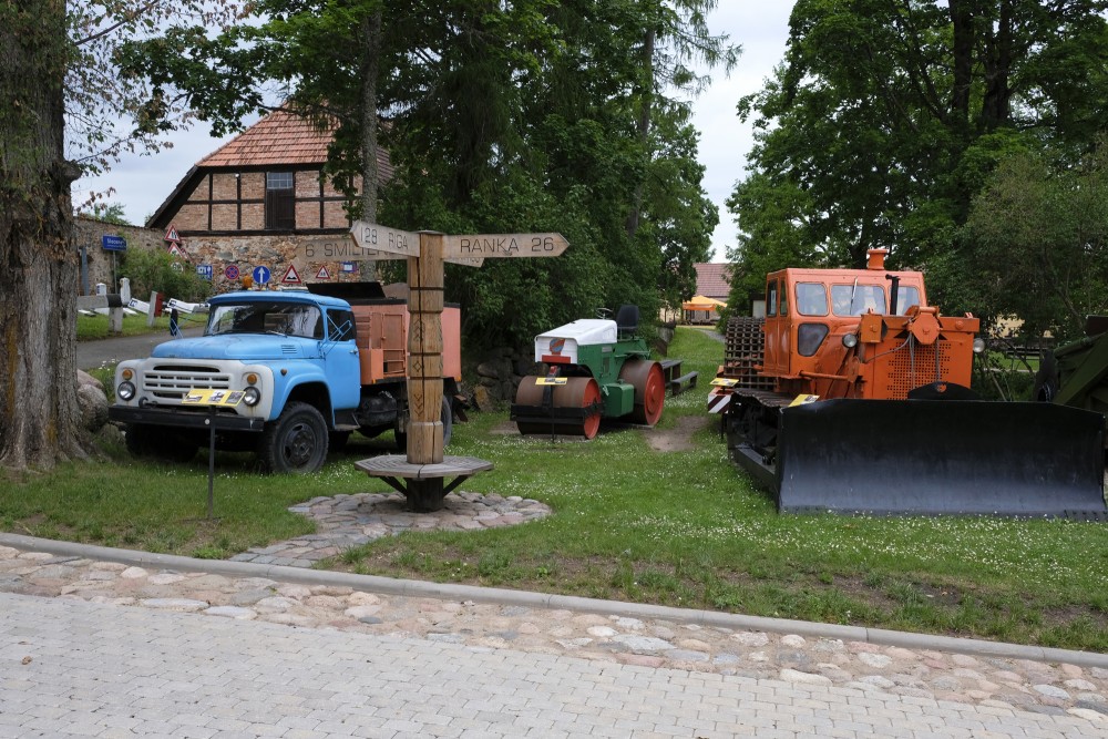 Latvian Road Museum, Šlokenbeka Manor
