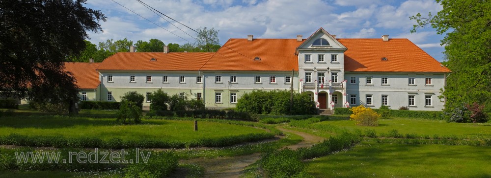 Pope Manor Castle Panorama