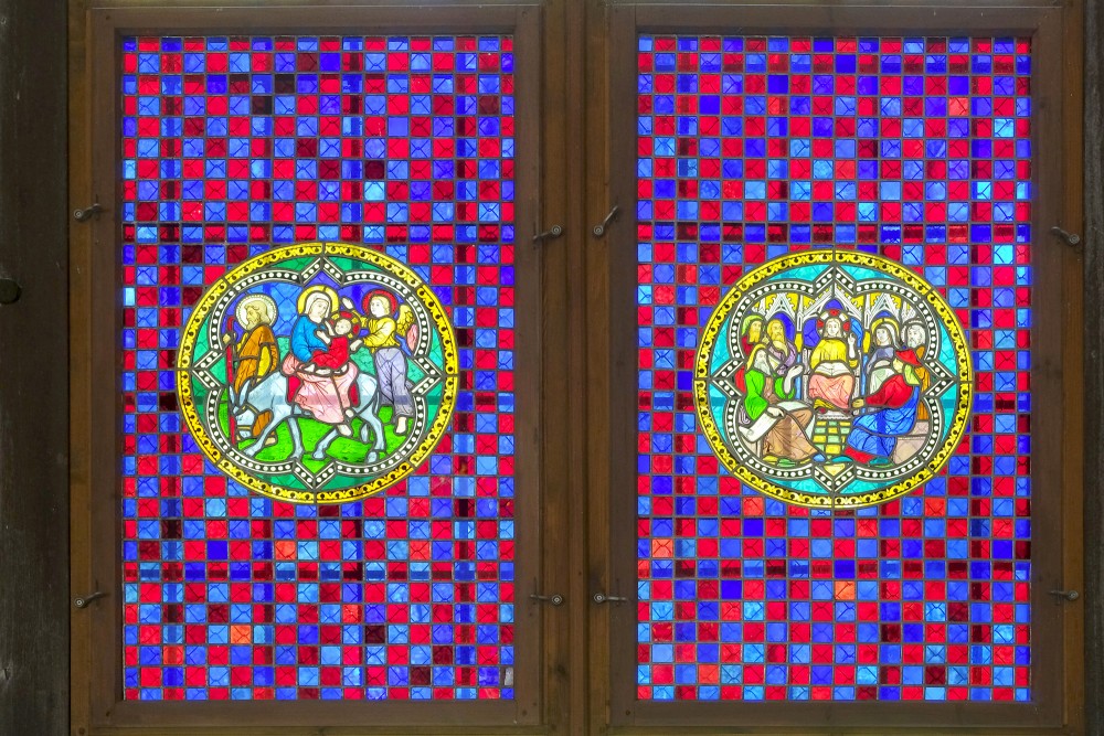 Zaļenieku luterāņu baznīcas vitrāžas