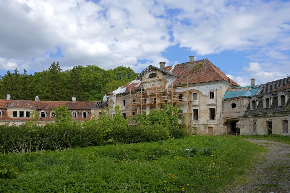 Kaucminde Palace