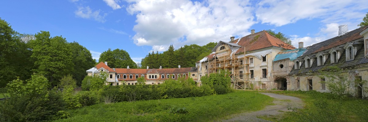 Kaucmindes muižas kungu māja (panorāma)