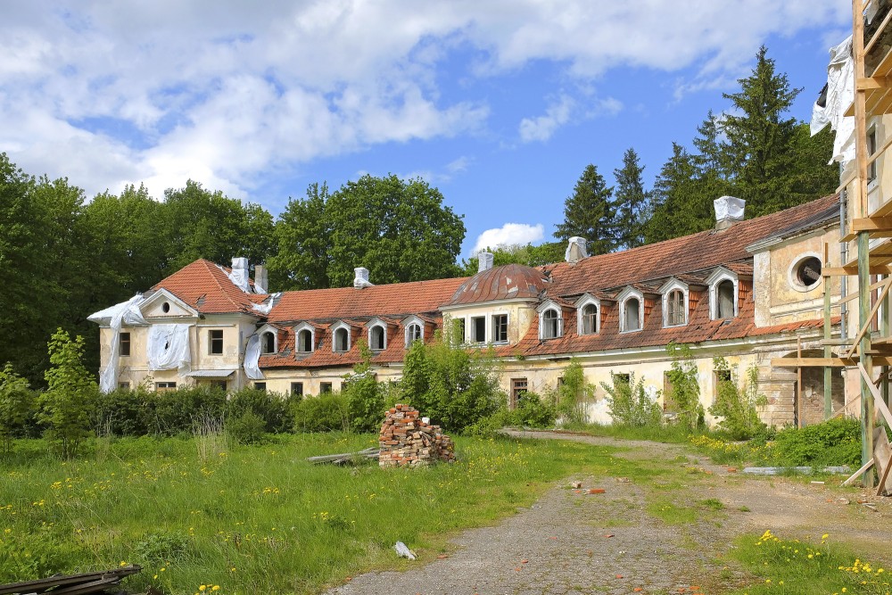 Kaucmindes muižas pils