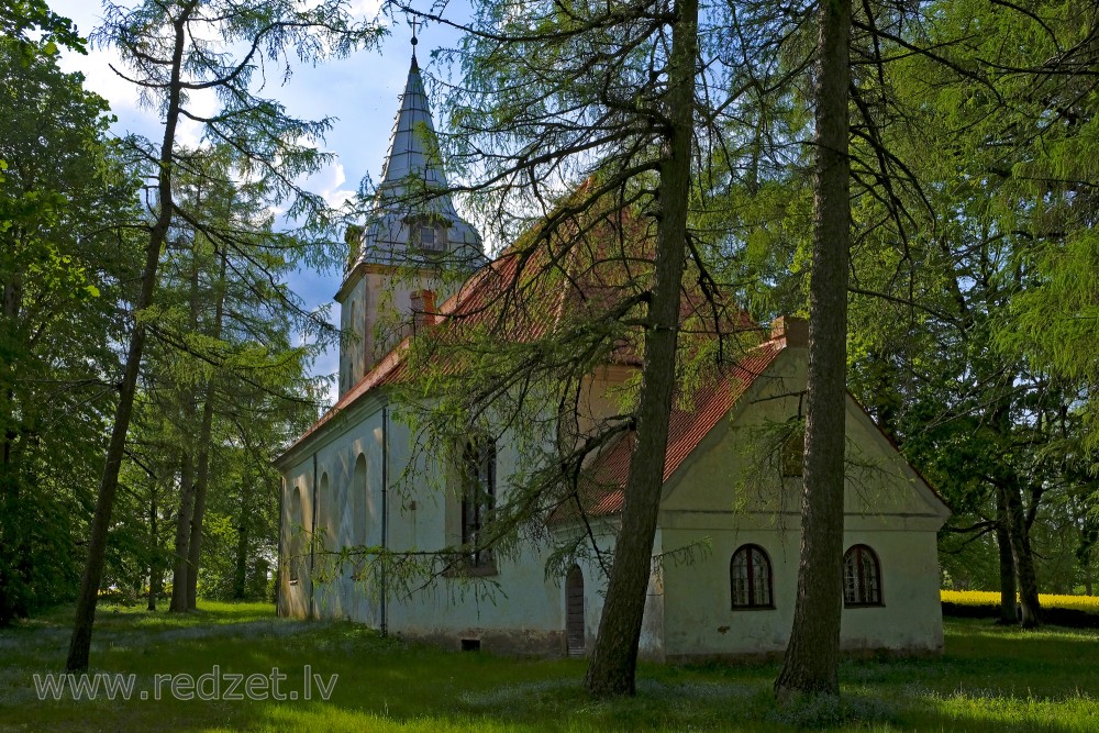 Popes evaņģēliski luteriskā baznīca