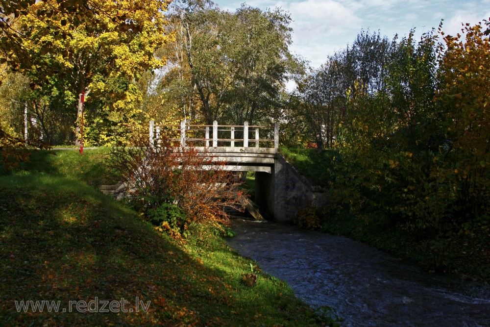 Lāčplēša ielas tilts pār Rambuli Sabilē
