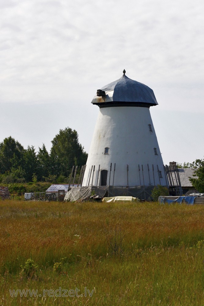 Pasiekste Windmill, Latvia