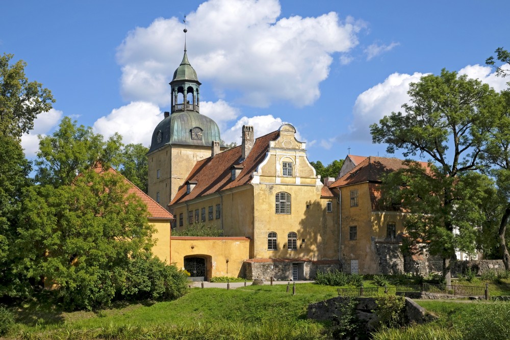 Lielstraupes viduslaiku pils