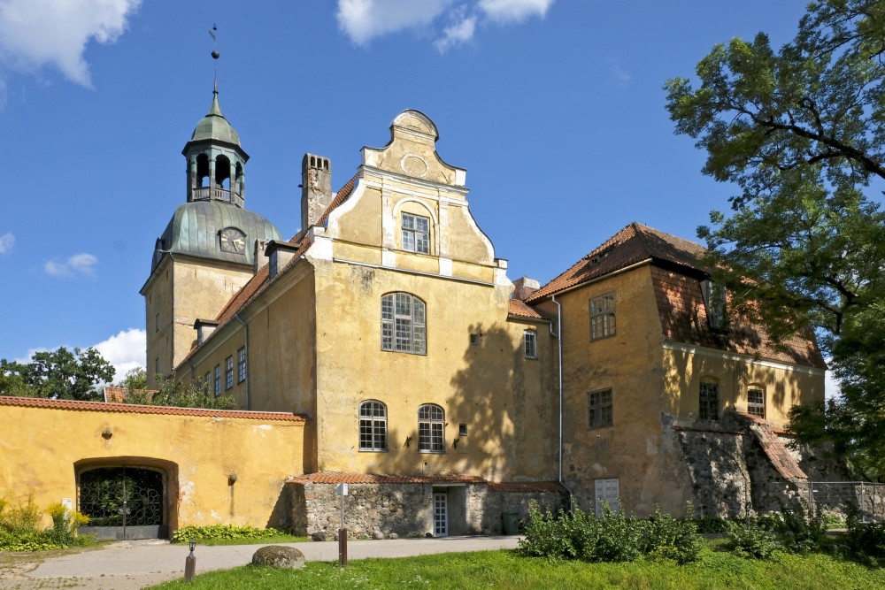 Lielstraupes viduslaiku pils