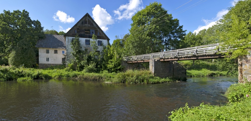 Mazstraupe Watermill And Bridge