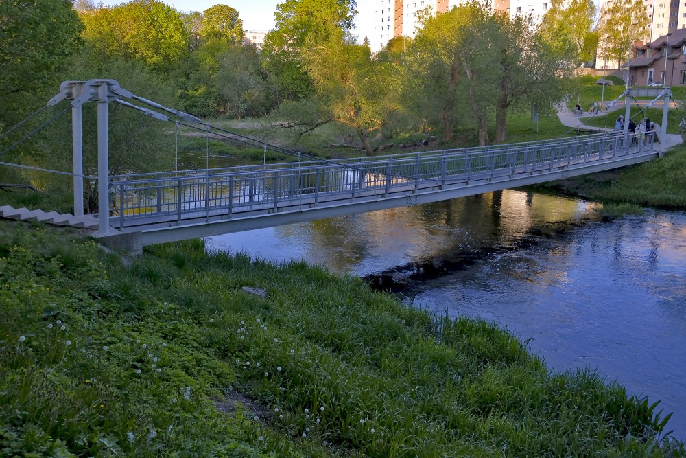 Metāla gājēju tiltiņš Iecavā