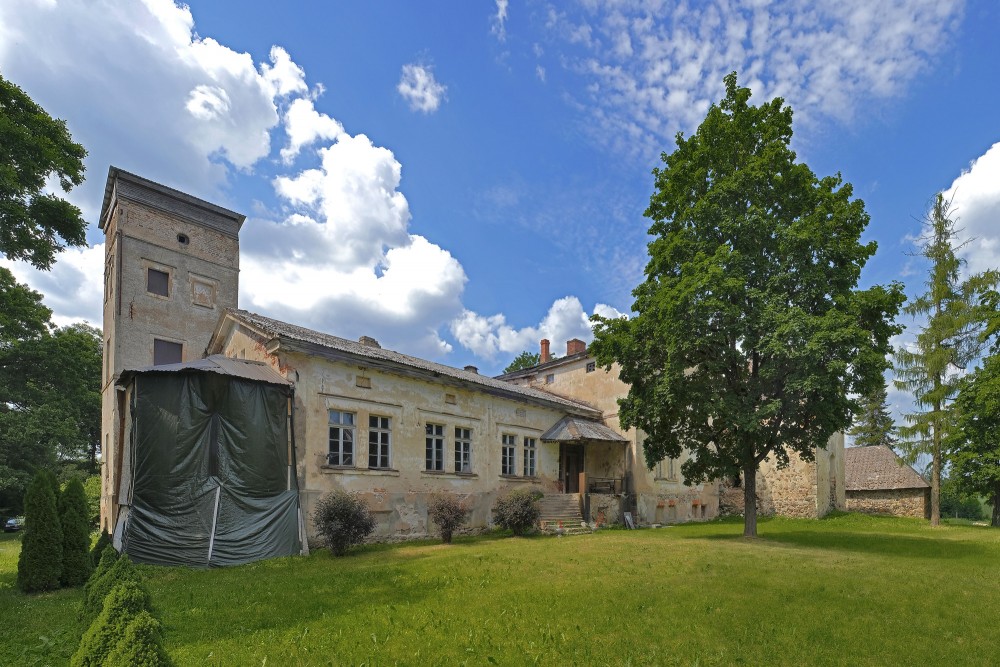 Nabes muižas kungu māja