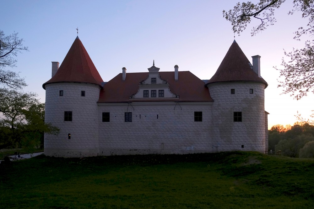 Bauskas pils naktī Bauskas pils naktī