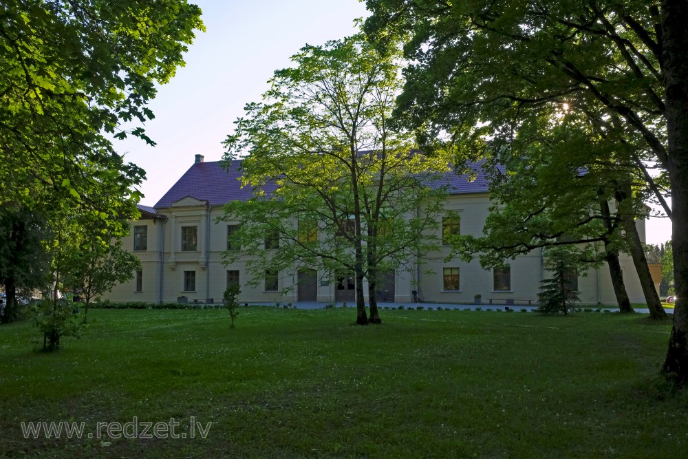 Vārme elementary School (Vārme Manor), Latvia