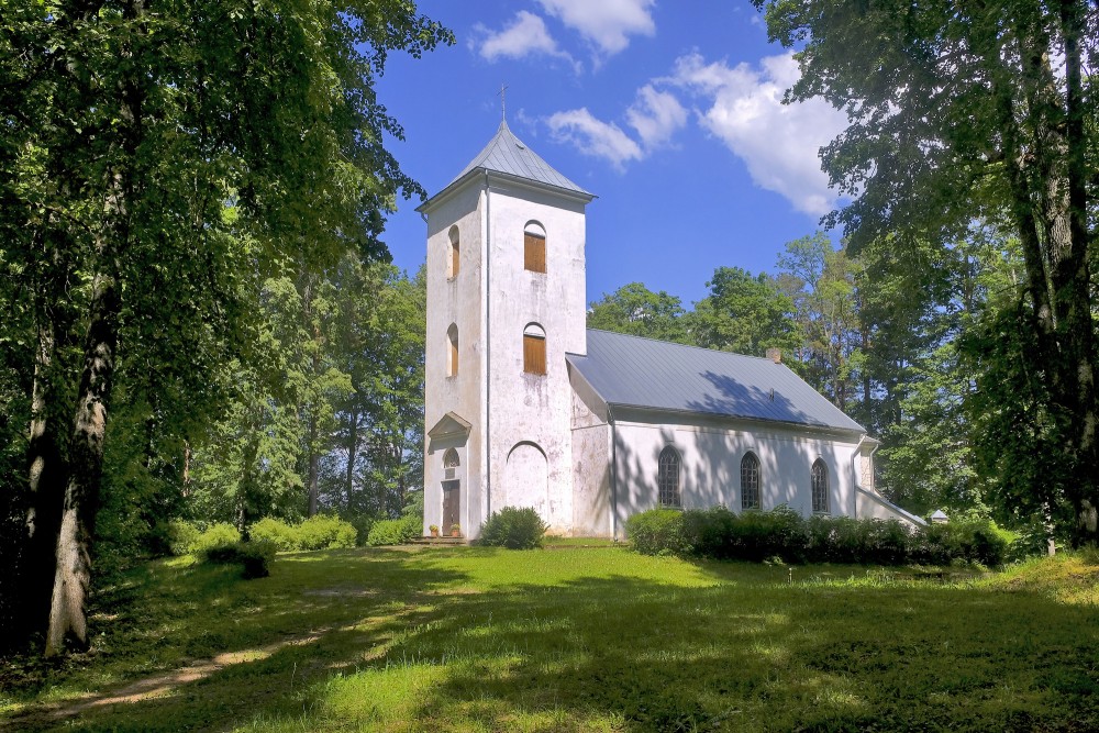 Daudzeses luterāņu baznīca