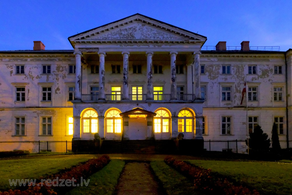 Gaujiena New Palace in Night