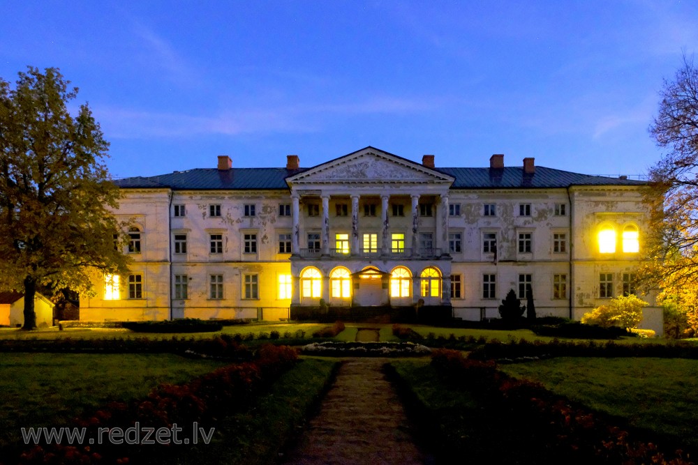 Gaujiena New Palace in Night