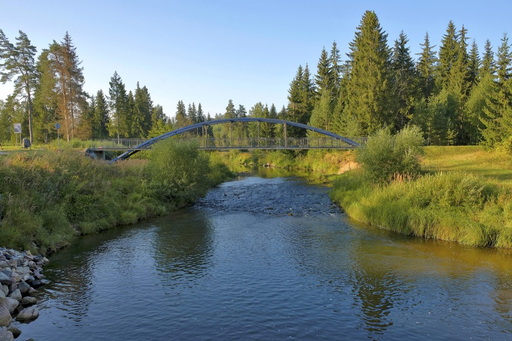 Gājēju tilts pār Amatu Melturos Gājēju tilts pār Amatu Melturos