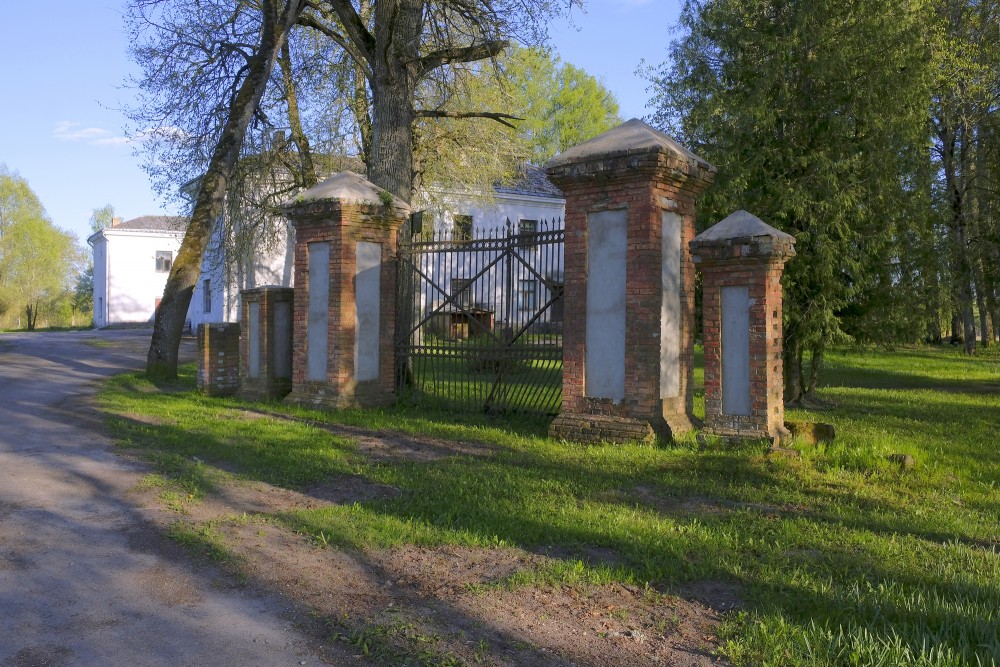 Lielzalves muiža (Groß-Salwen)