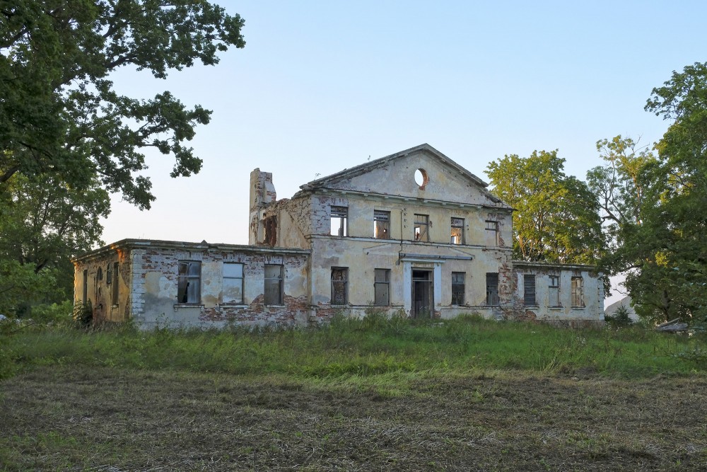 Jaunraunas muižas kungu māja