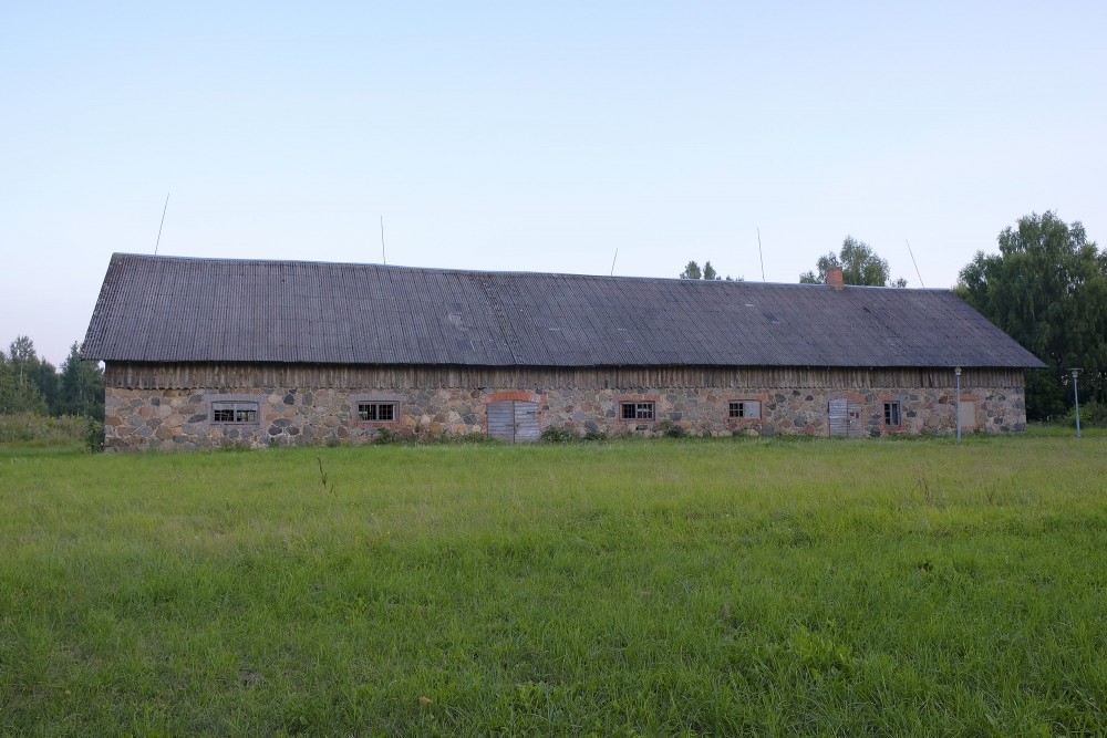 Skangaļu muižas saimniecības ēka