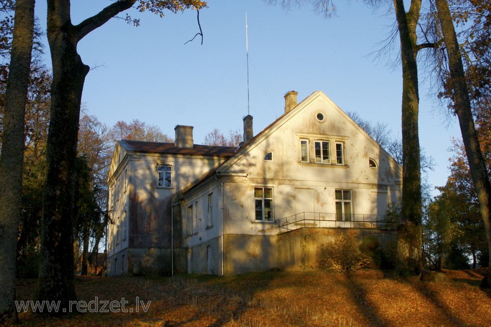 Biržu muižas Kungu māja