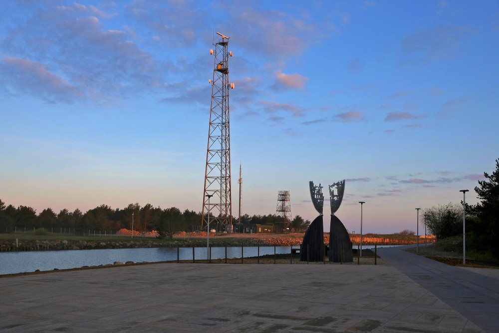 Pāvilostas mola promenādes centrālā skulptūra
