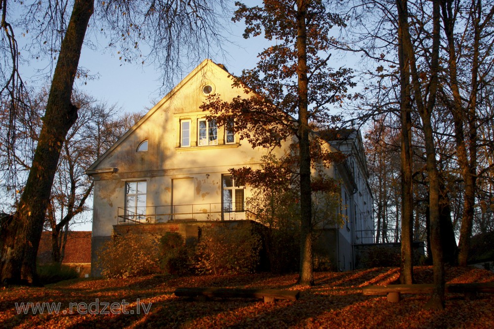 Biržu muižas Kungu māja Biržu muižas Kungu māja