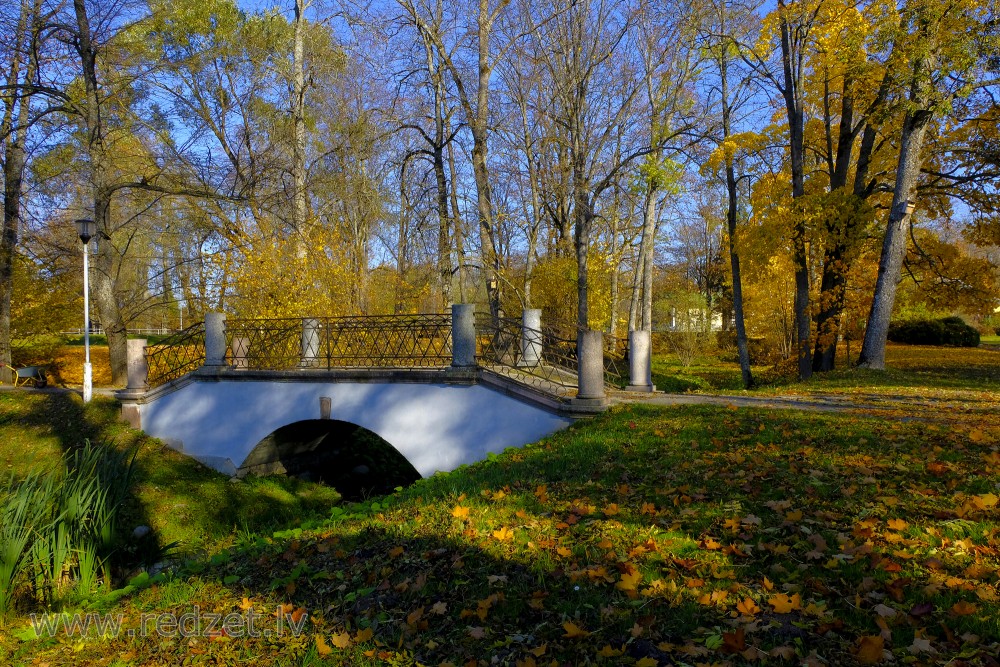 Footbridge in Alūksne Manor Park