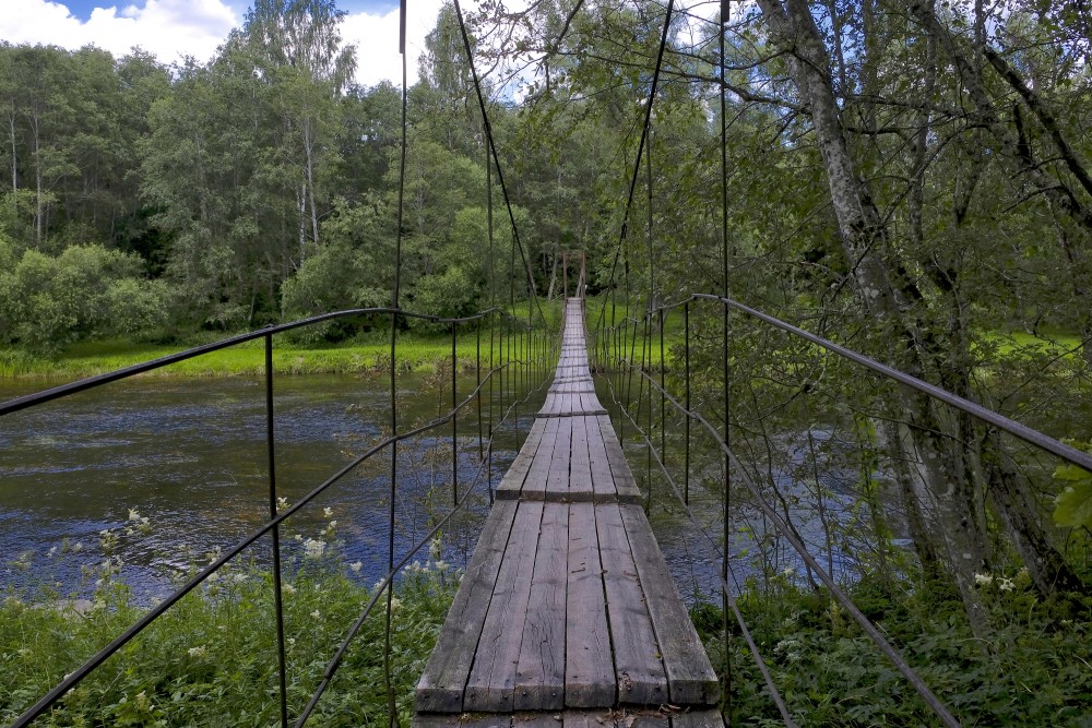 Gājēju trošu tiltiņš Vidagā Gājēju trošu tiltiņš Vidagā