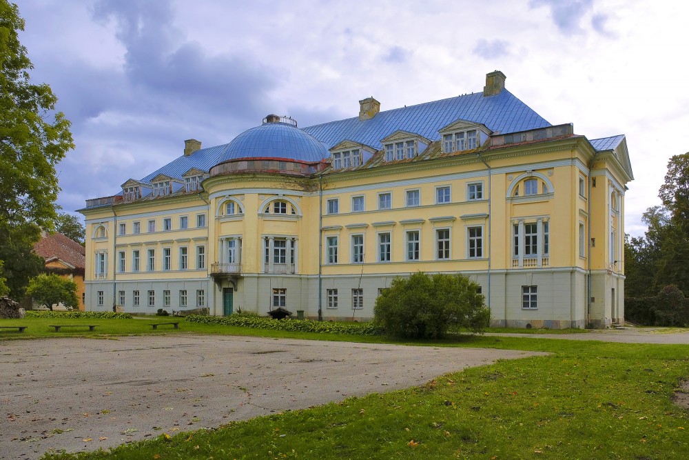 Kazdangas muižas pils