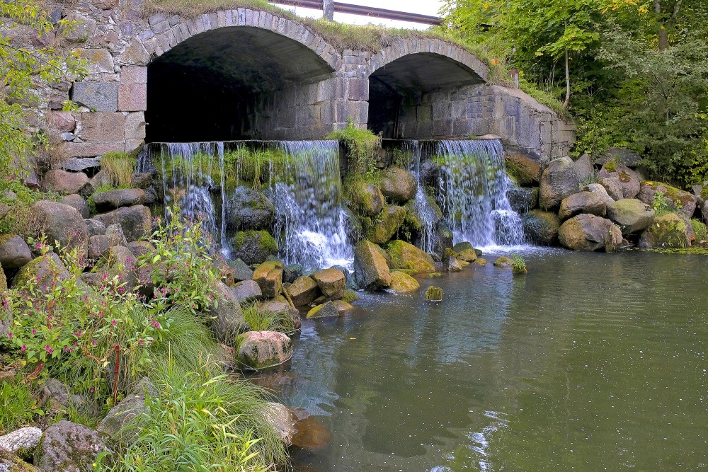 Kazdanga Mill Bridge, Waterfall