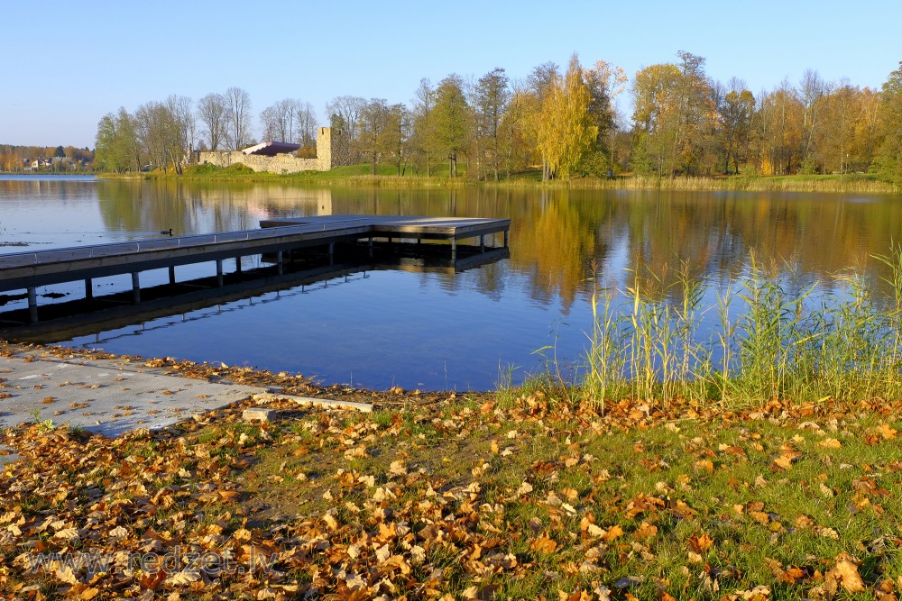 Skats uz Marijas salu un Alūksnes pilsdrupām