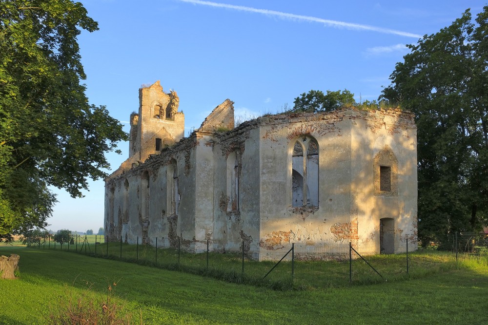 Salgales evanģēliski luteriskās baznīcas drupas