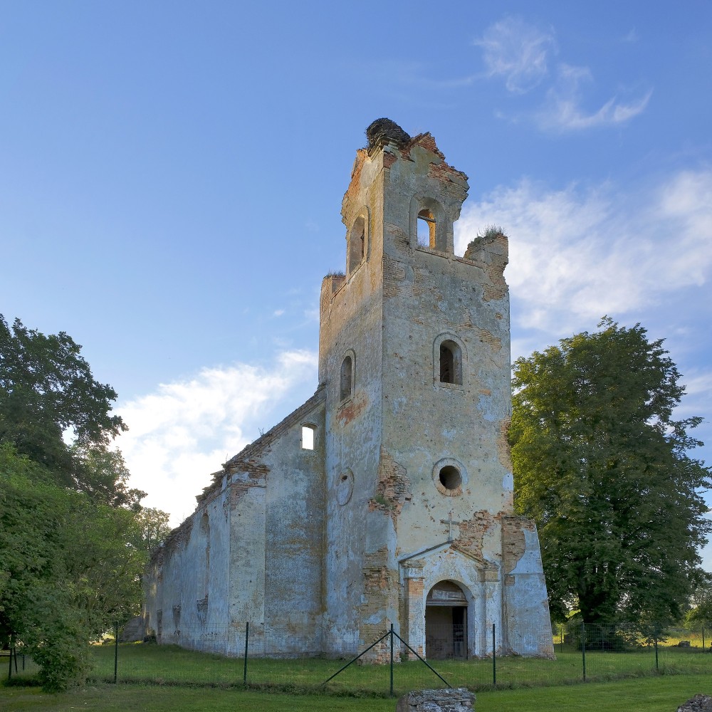 Salgales evanģēliski luteriskās baznīcas drupas