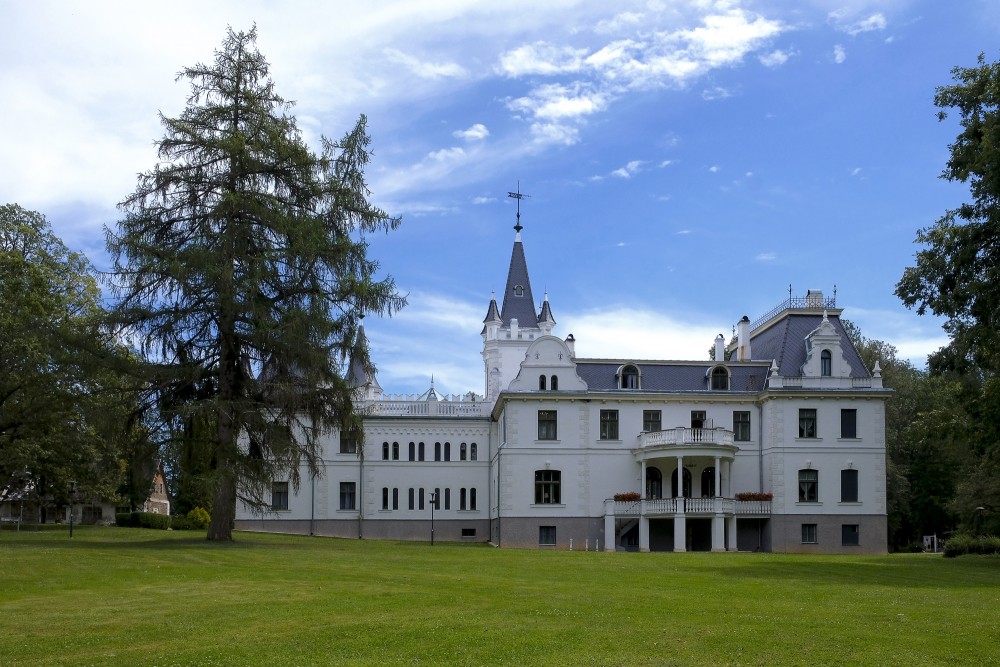 Stāmeriena Palace