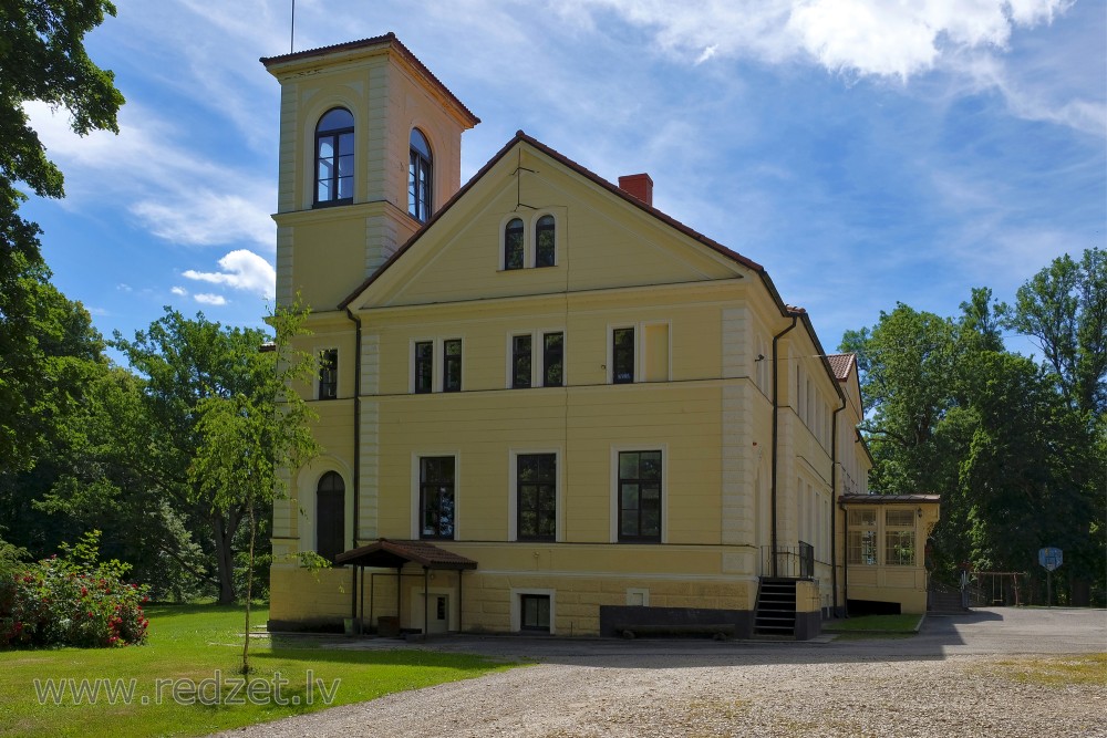 Laža - Padure Manor Castle