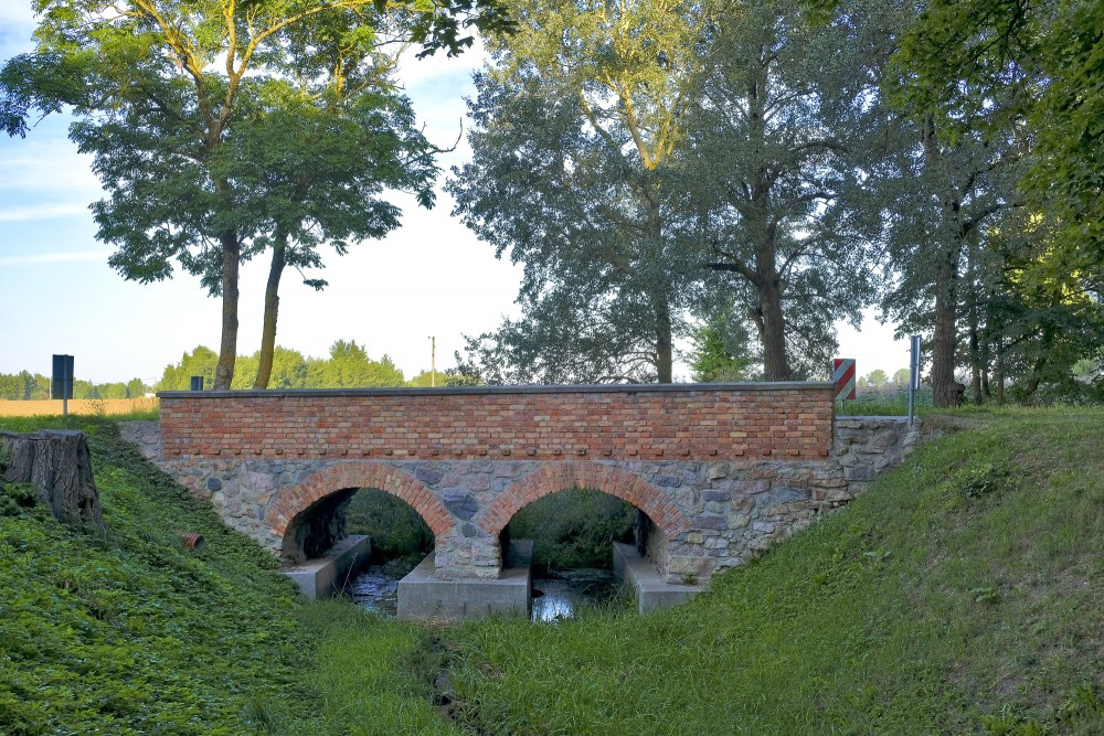 Garozas upītes vēsturiskais tilts