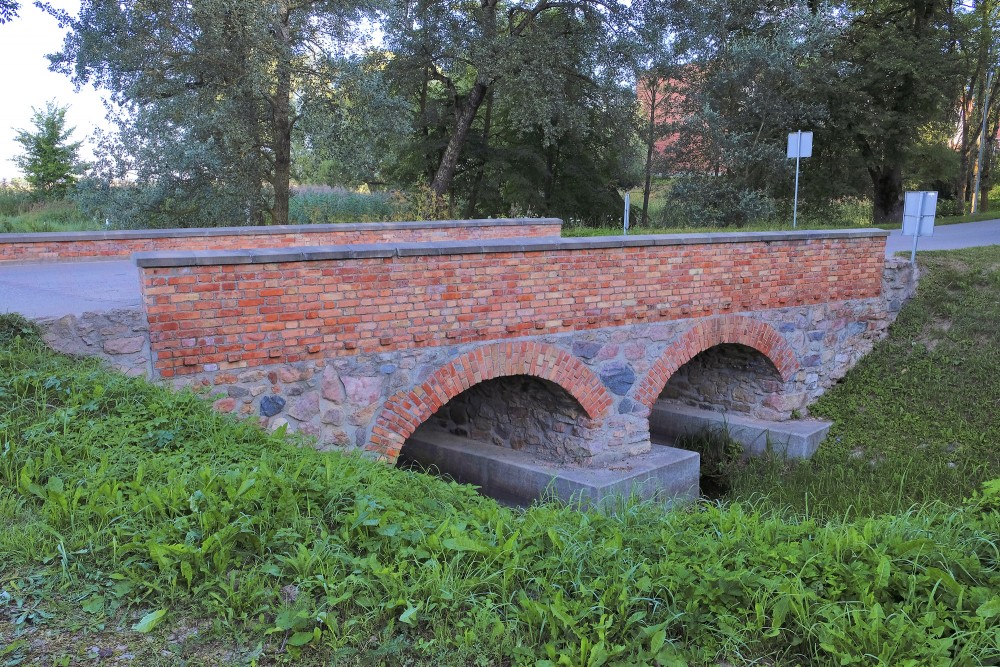 Garozas upītes vēsturiskais tilts