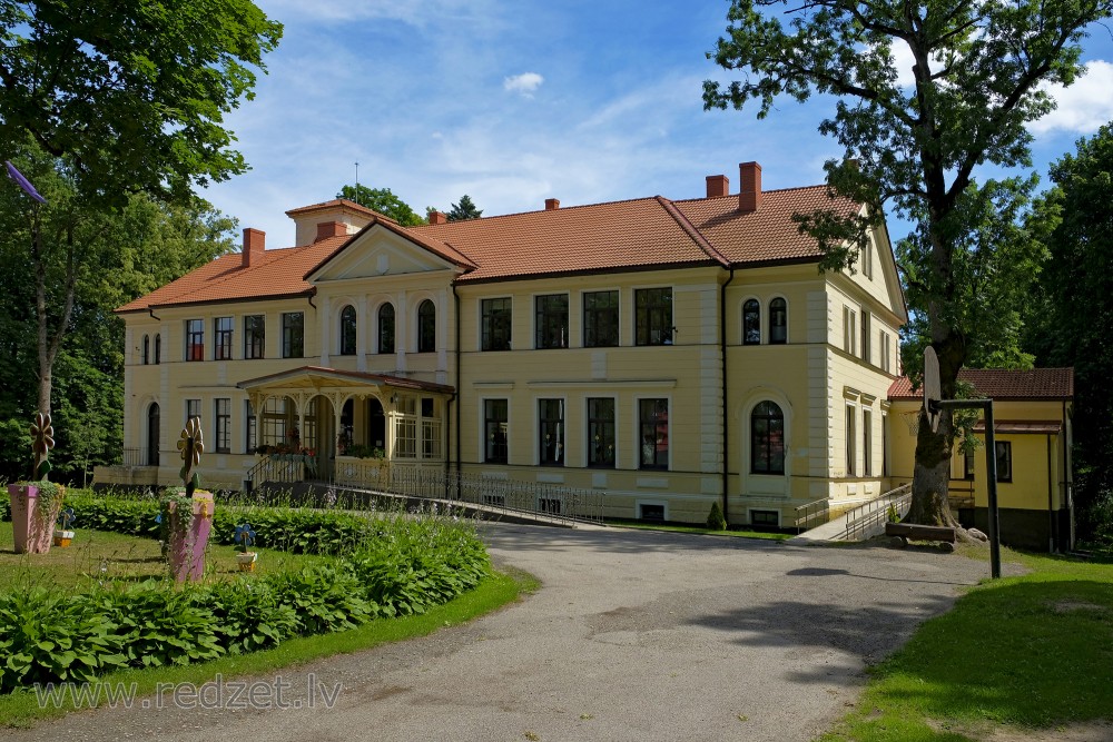 Laža - Padure Manor Castle