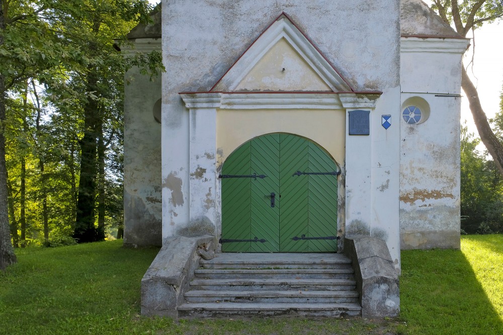 Codes luterāņu baznīcas ieejas portāls Codes luterāņu baznīcas ieejas portāls