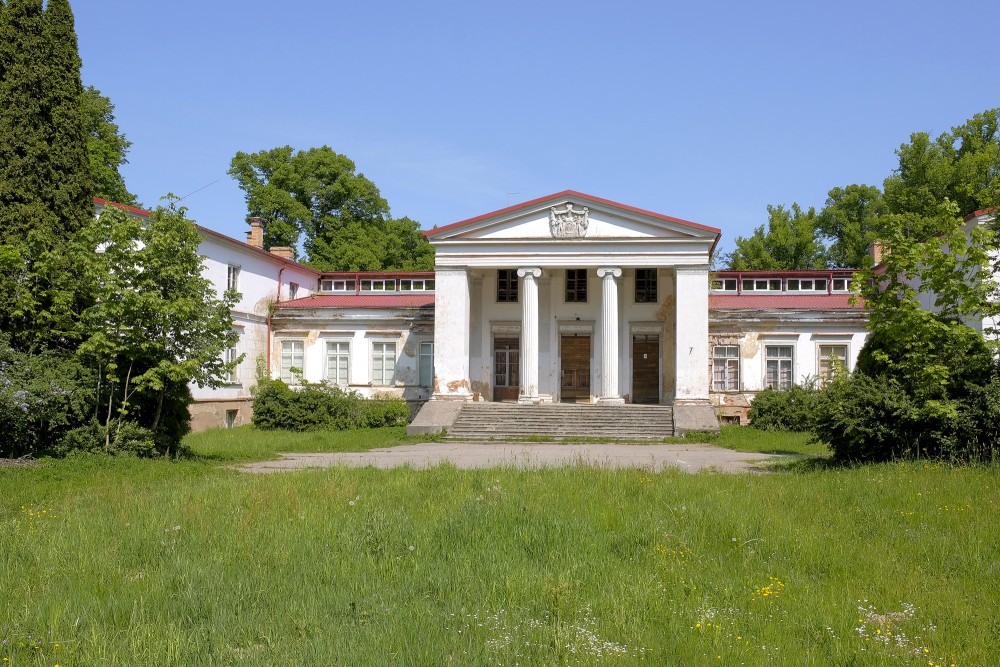 Zentenes muižas kungu māja