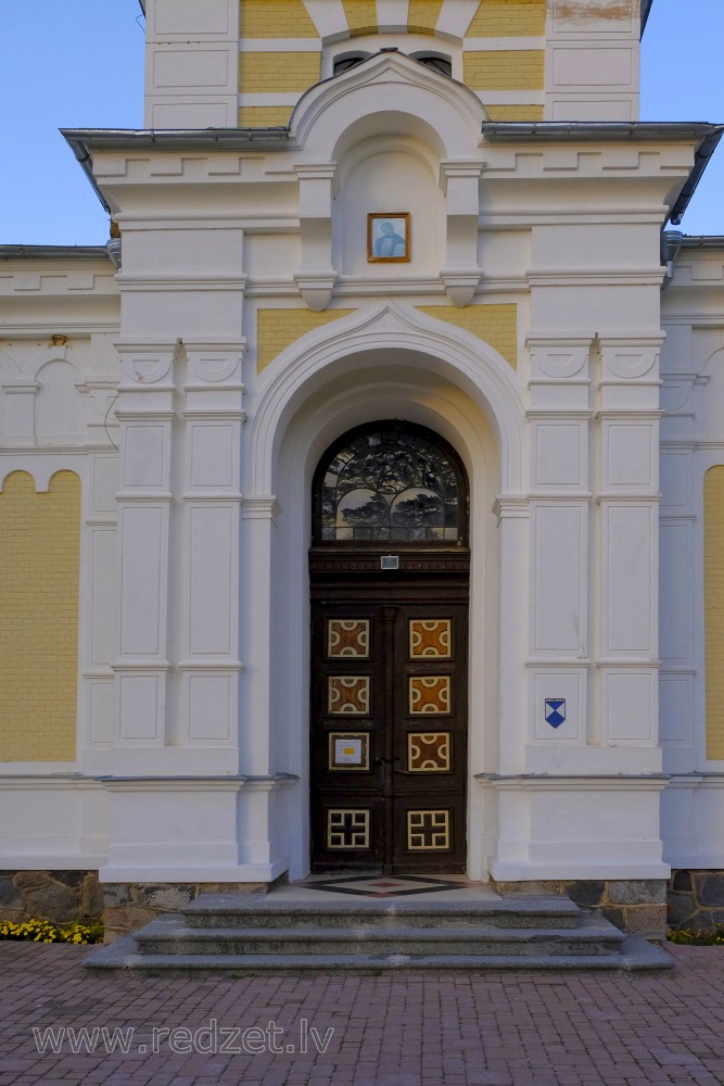 Stāmerienas pareizticīgo baznīcas ieejas portāls