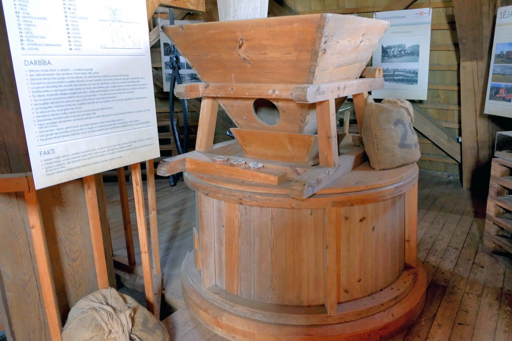 Ribbes vējdzirnavu iekārtas