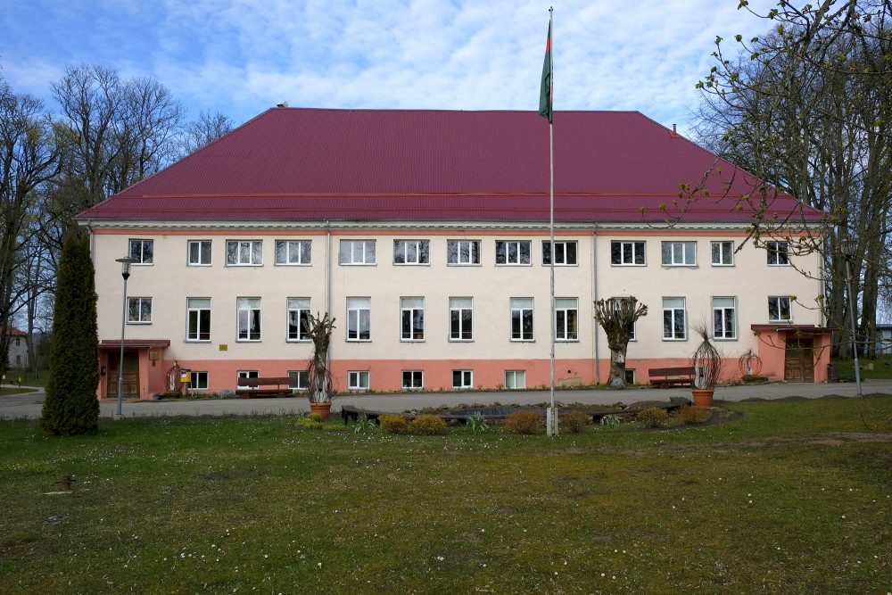 Strazdes muižas kungu māja