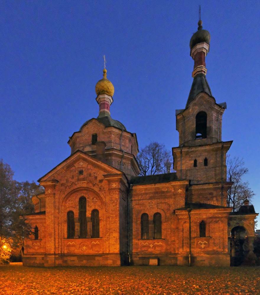 Kuldīgas pareizticīgo baznīca naktī