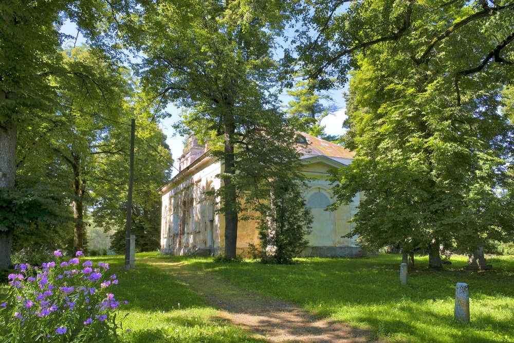 Vecsaules evaņģēliski luteriskā baznīca