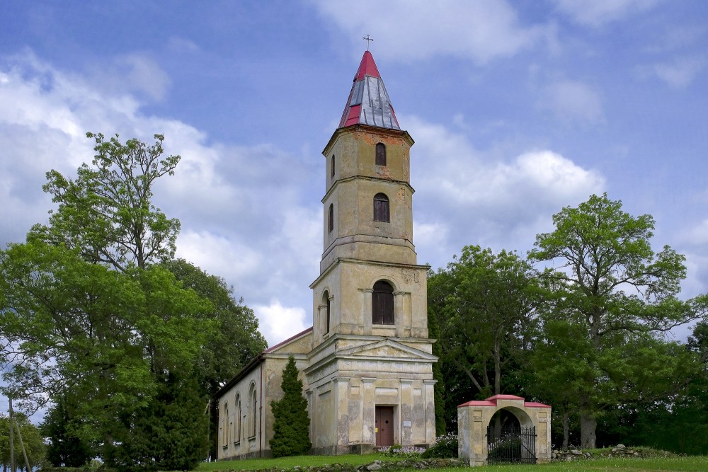 Lutriņu luterāņu baznīca