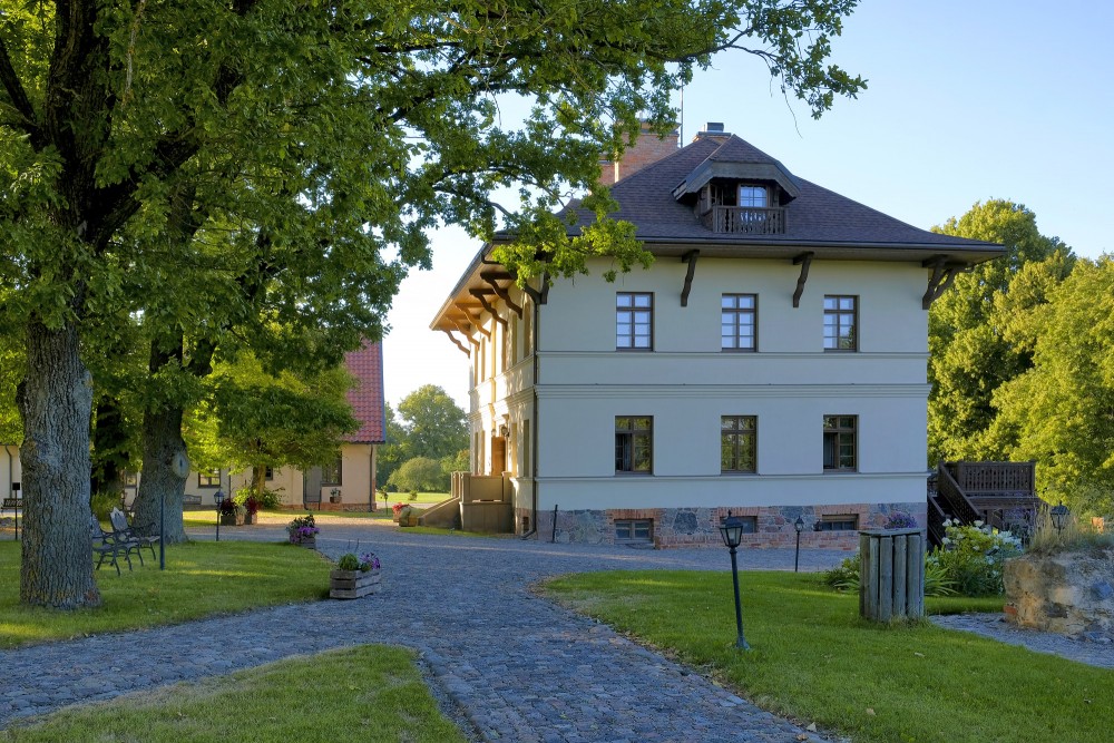 Mazmežotnes muižas kungu māja Mazmežotnes muižas kungu māja